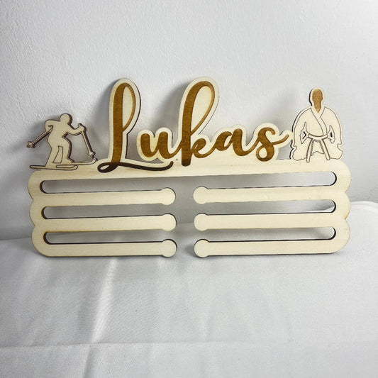 Porte médailles en bois personnalisé Laurie Déco et lumières
