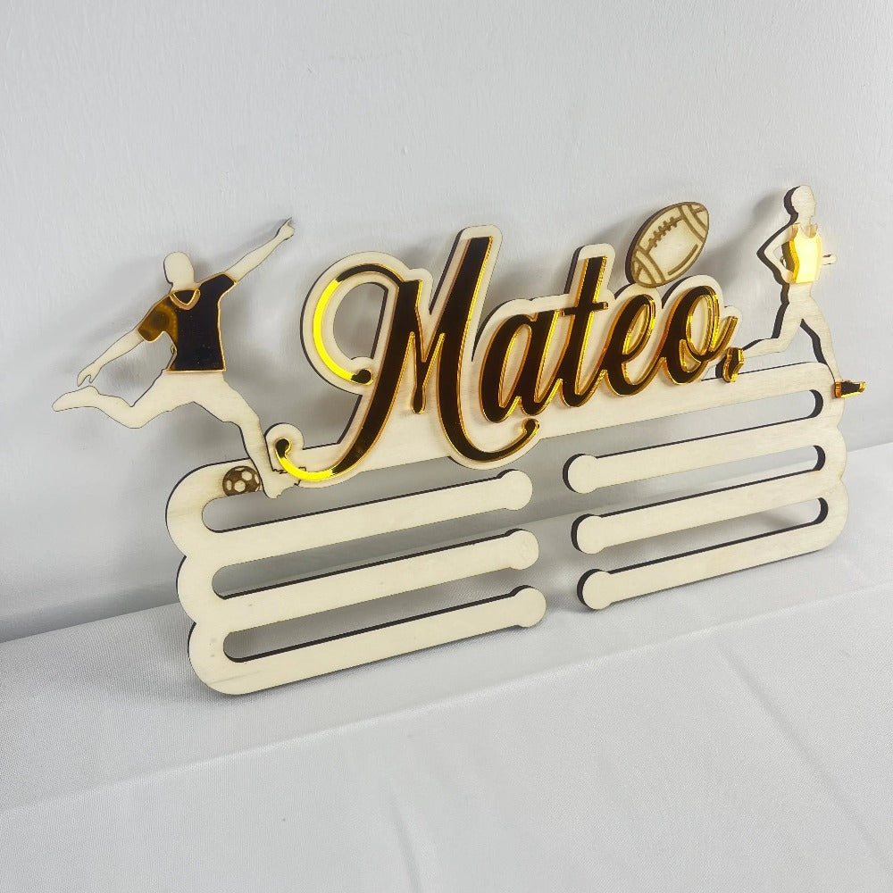 Porte médailles en bois personnalisé Laurie Déco et lumières