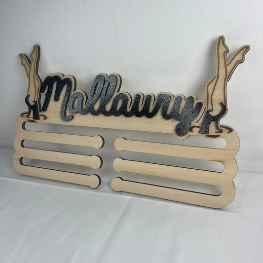 Porte médailles en bois personnalisé Laurie Déco et lumières