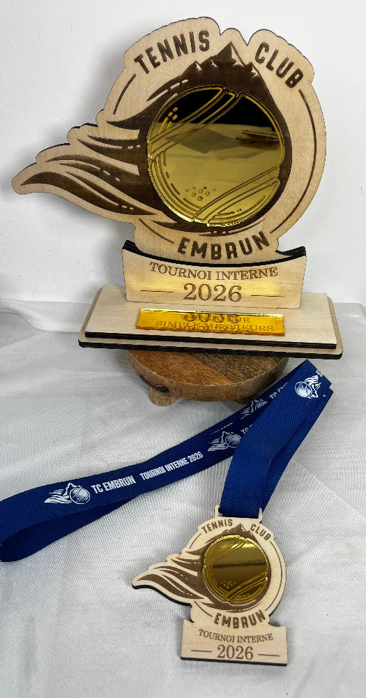 recompenses trophee de tennis logo personnalisable embrun